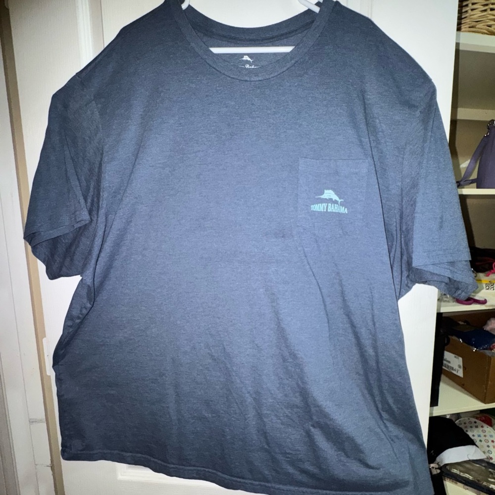 Tommy Bahama Short-Sleeve Pocket Tee men’s size 4xl Rumming Back Wine Retriever